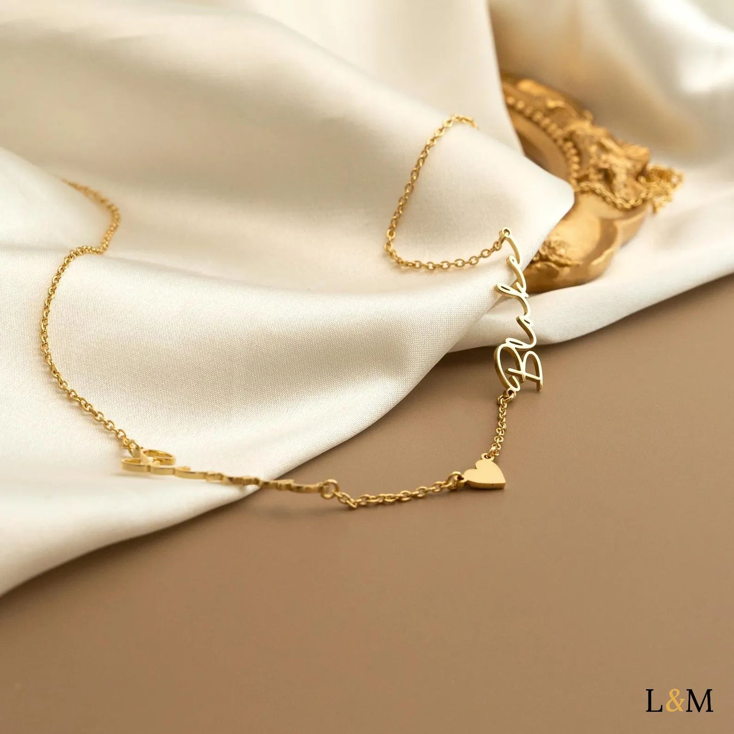 Collar personalizado con doble nombre y corazón