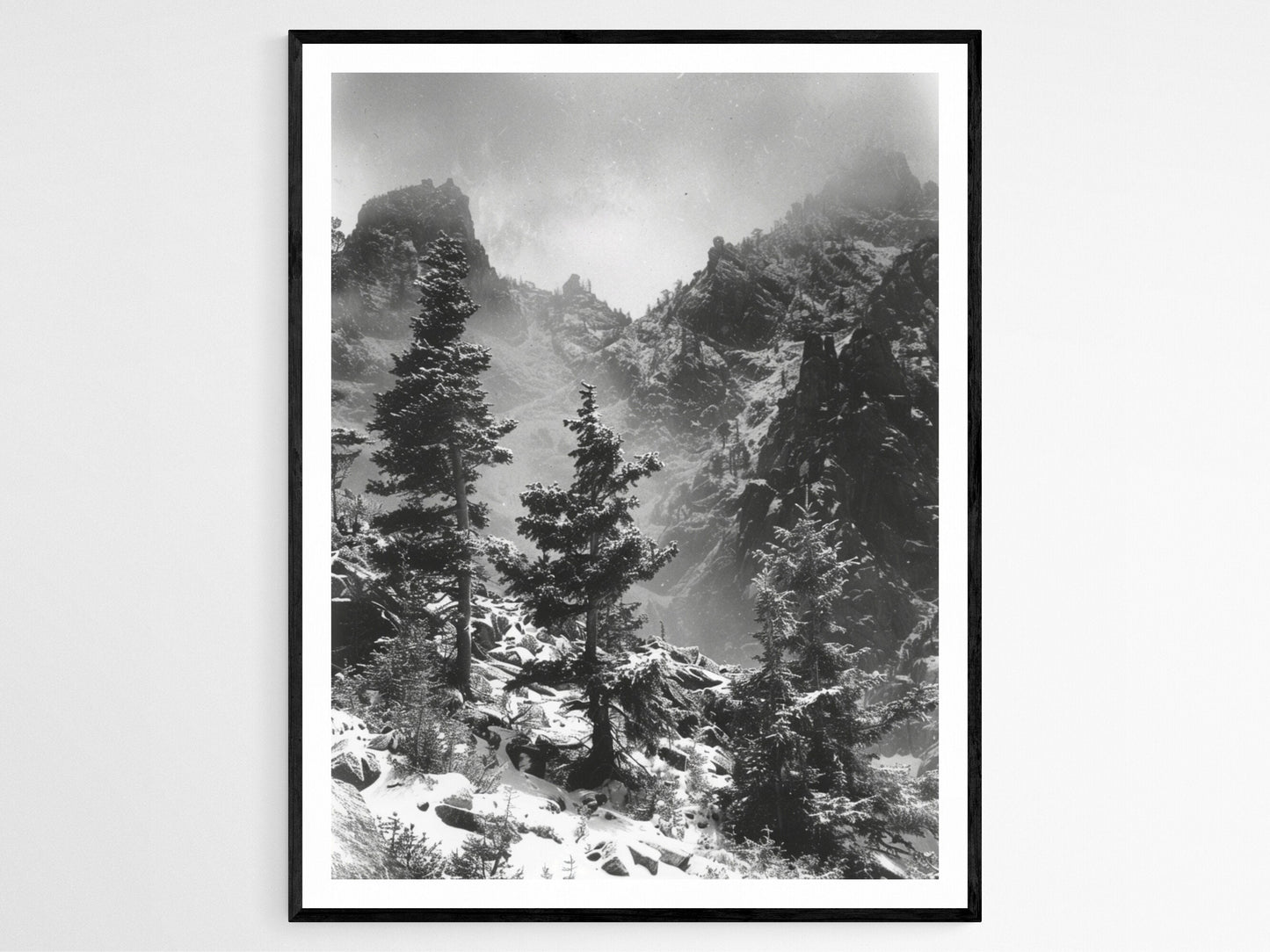 Affiche Montagnes Rocheuses – Poster Vintage Noir et Blanc Étrange