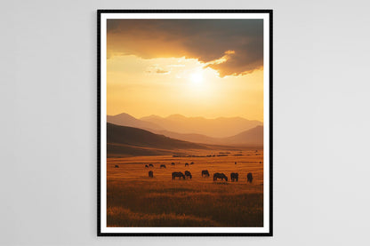 Affiche Paysage de Steppe Mongole – Chevaux au Crépuscule doré