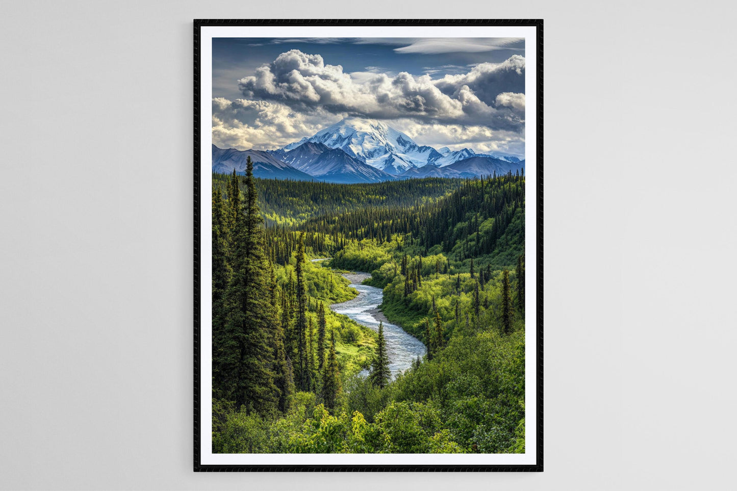 Affiche Mont Denali – Impression Art avec Nuages Dramatiques et Sommet enneigé