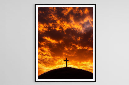 Affiche Croix sur Colline – Poster Coucher de Soleil et Sacrifice de Jésus