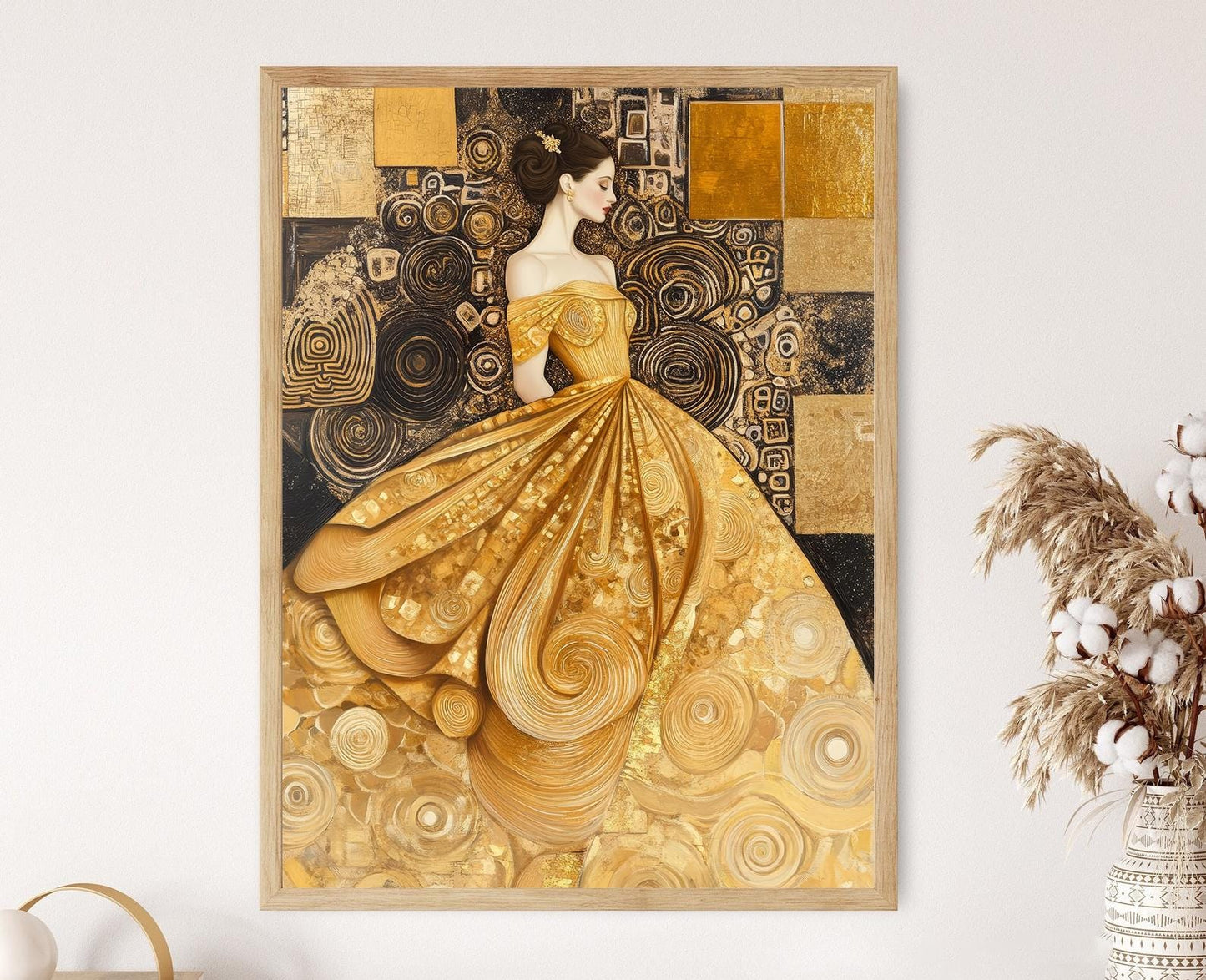 Affiche Femme en Or – Poster Art Déco avec Motifs Géométriques