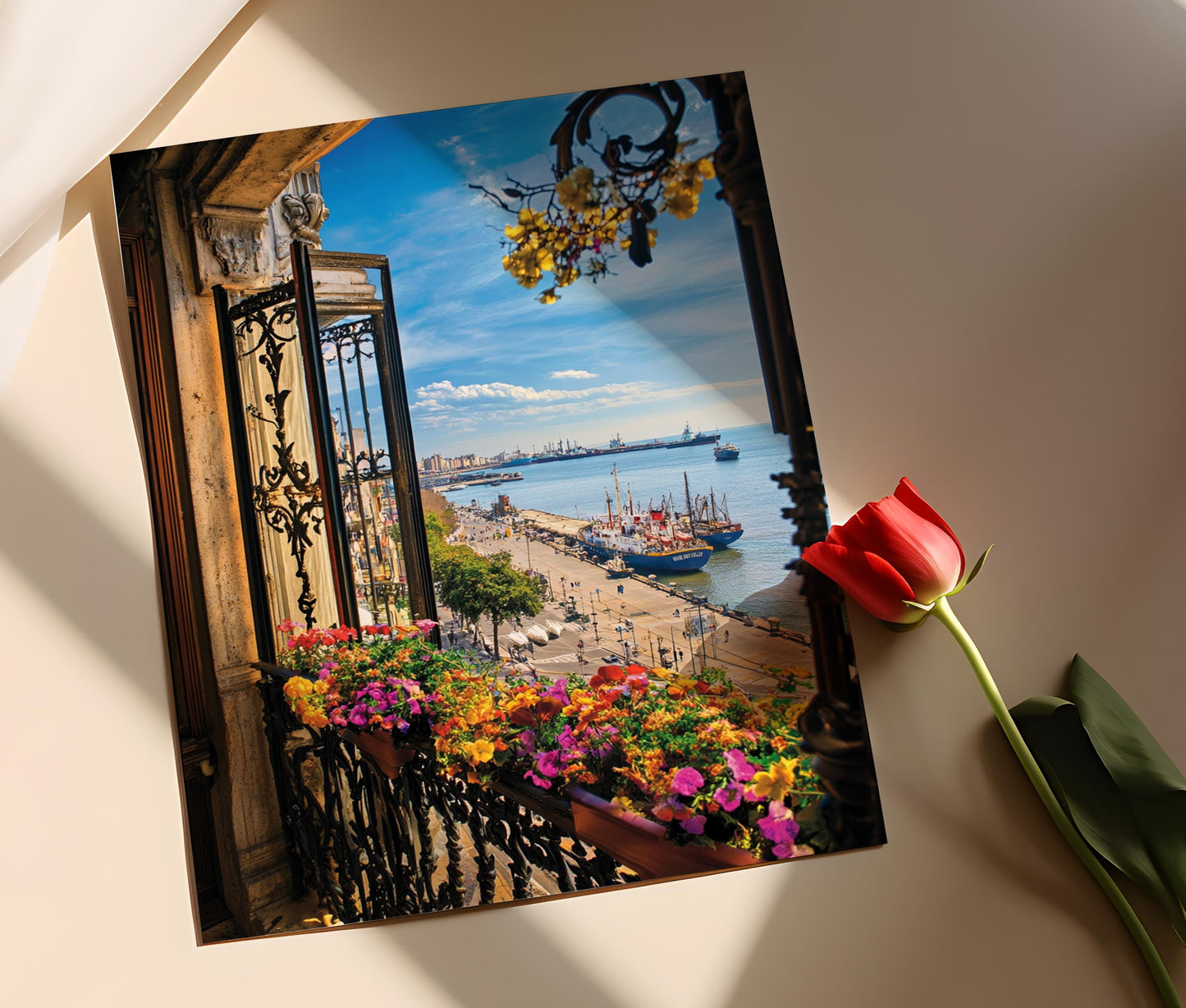 Affiche Montevideo Uruguay – Poster Vue de Port et Fleurs