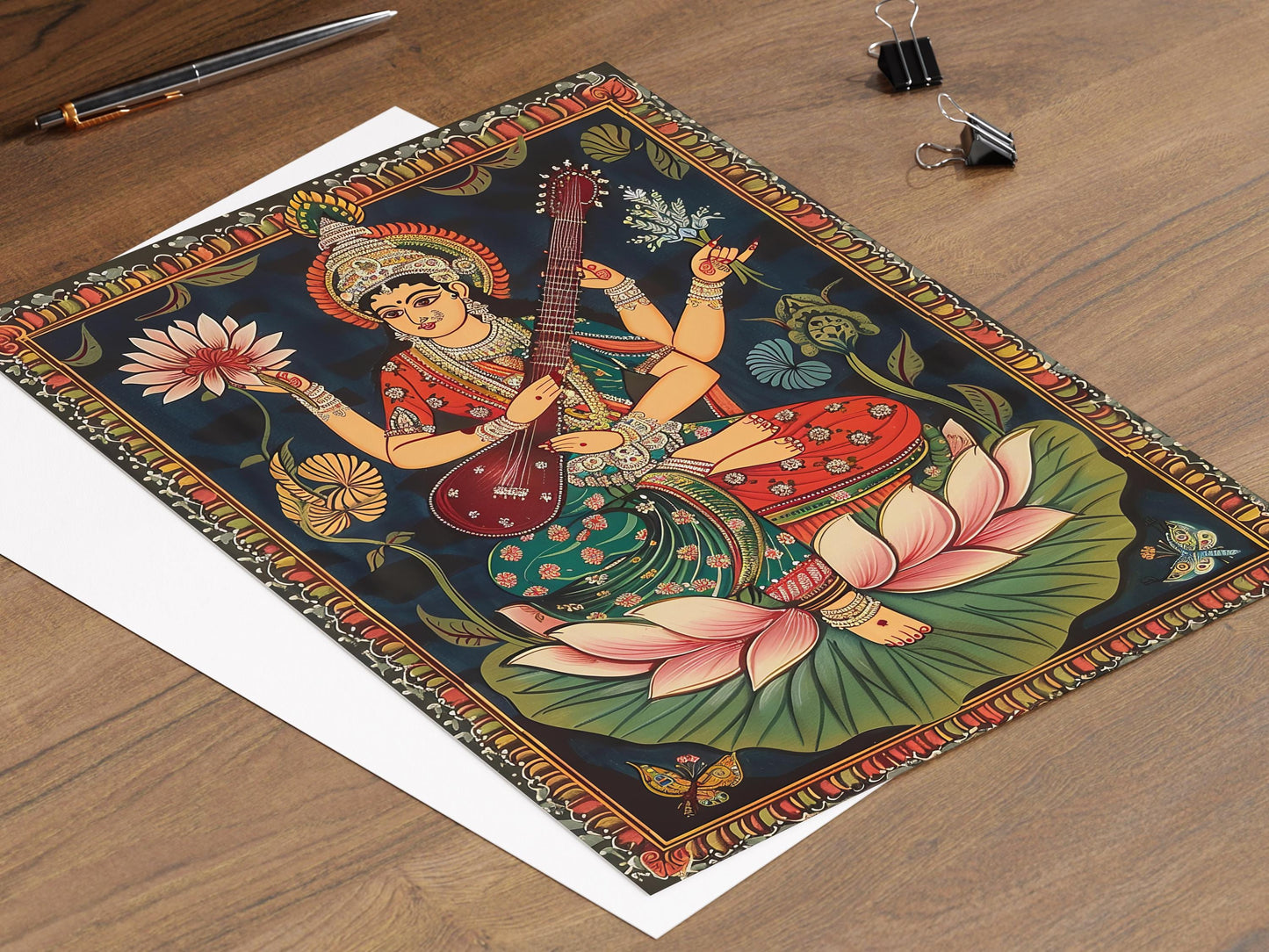 Affiche Déesse Saraswati – Poster Art Folklorique Indien Traditionnel