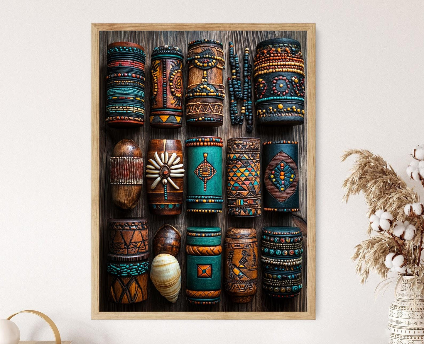 Affiche Boîte à Bijoux Africaine – Illustration en Bois Sculpté et Perles