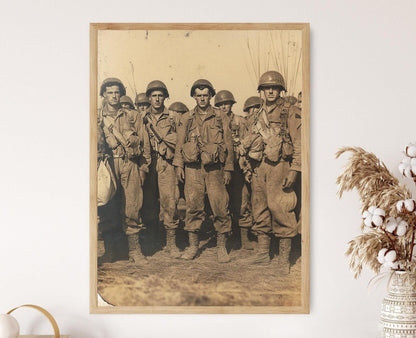 Affiche WWII Parachutistes – Photo Militaire Vintage en Sepia