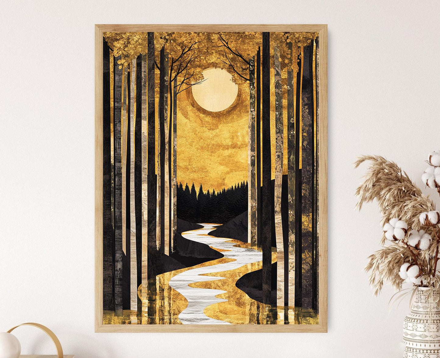 Affiche Forêt Inspirée de Klimt – Poster Arbres Dorés et Rivière Éclatante