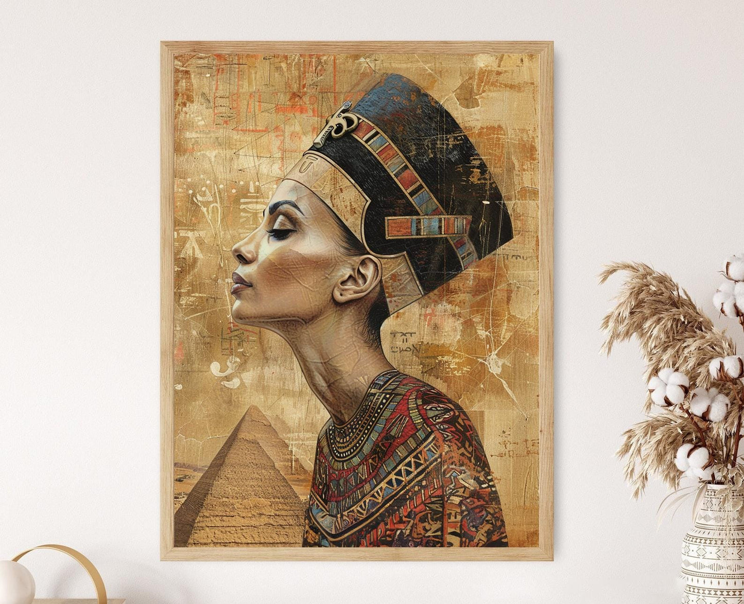 Affiche Nefertiti – Portrait de la Reine Égyptienne avec Symboles Anciens