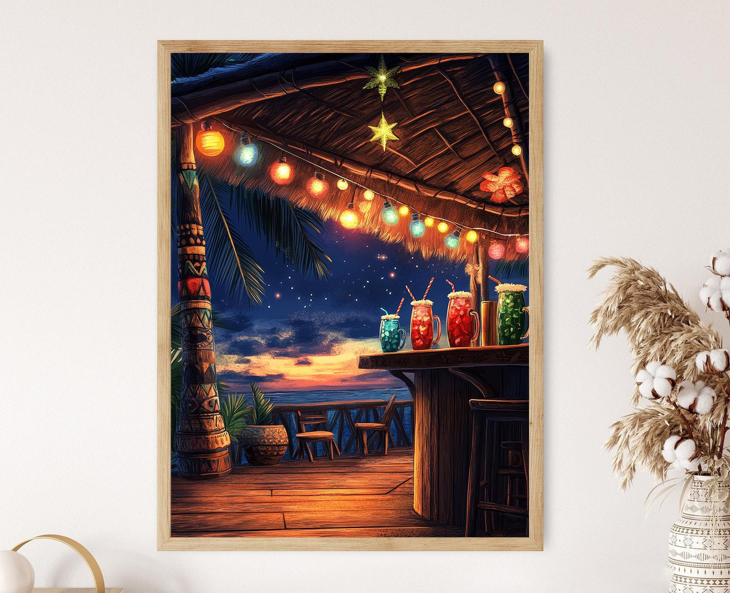 Affiche Tiki Nocturne – Art mural avec guirlandes et mugs tiki