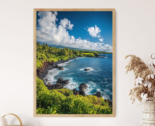 Affiche Maui – Poster Plage de Sable Noir & Volcan Haleakalā