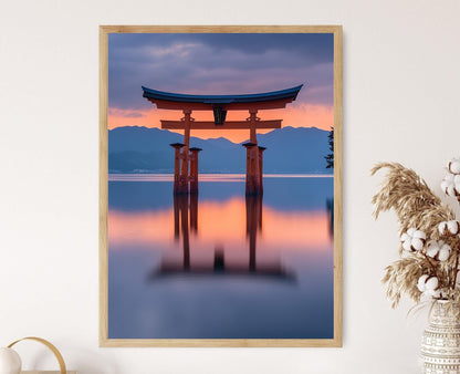 Affiche Miyajima – Poster Reflets sereins du Torii flottant au coucher de soleil