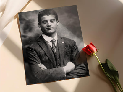 Affiche Vintage Pier Giorgio Frassati – Portrait du Saint Catholique