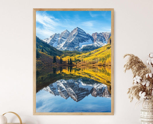 Affiche Maroon Bells – Poster des sommets enneigés et lac réfléchi