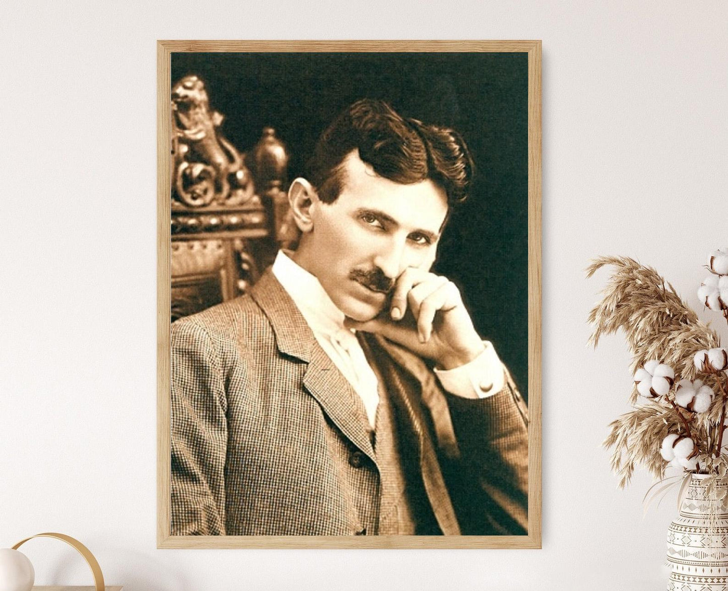Affiche Nikola Tesla – Portrait Vintage de l'Inventeur, Poster Sépia