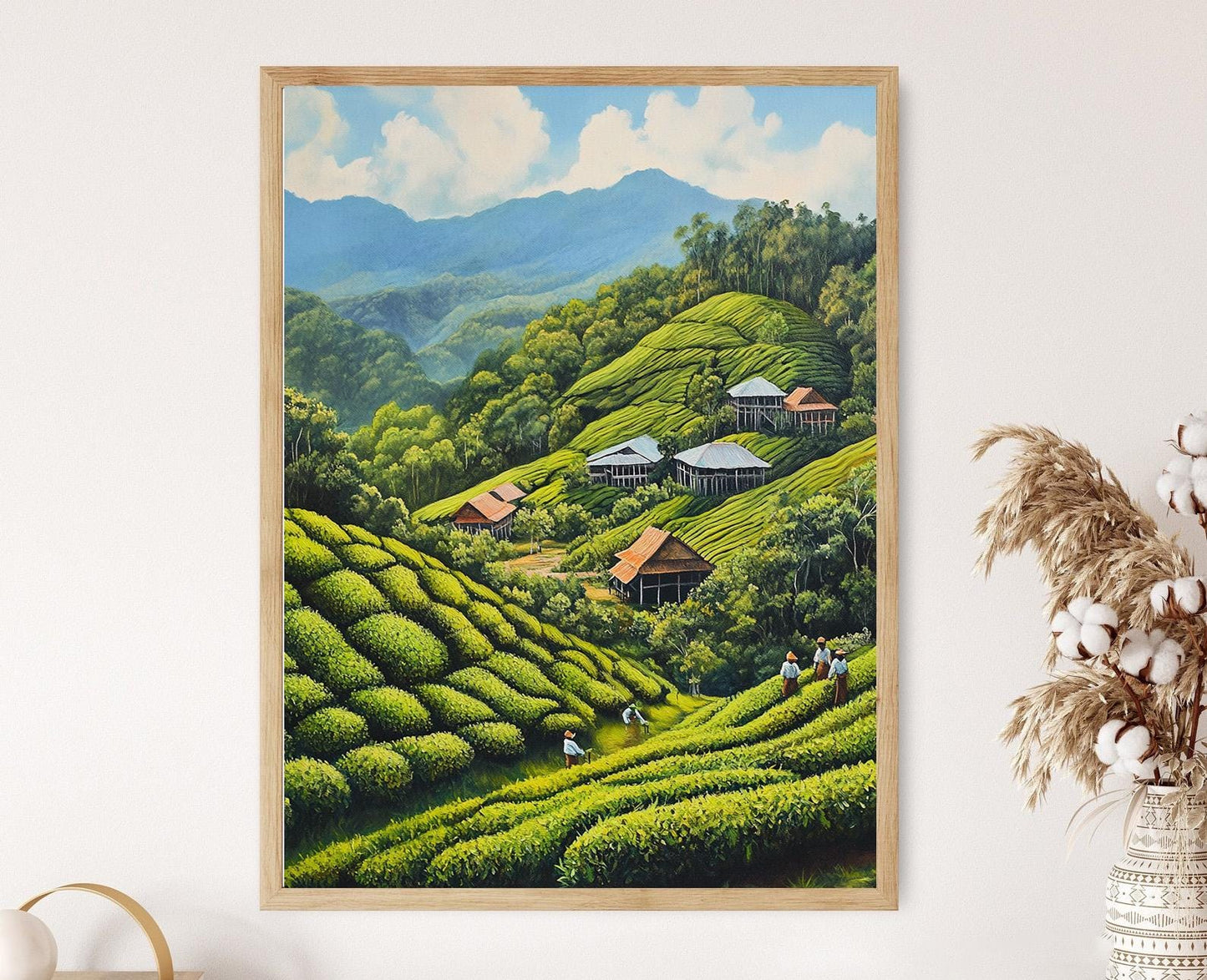 Affiche Plantation de Thé Malais – Impression Art des Collines et Maisons sur Pilotis