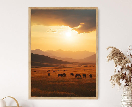 Affiche Paysage de Steppe Mongole – Chevaux au Crépuscule doré